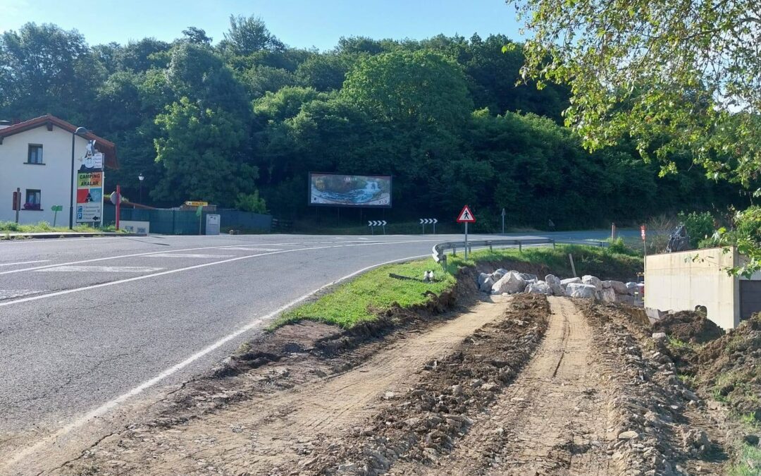 Obras de mejora del entorno del ayuntamiento de Larraun