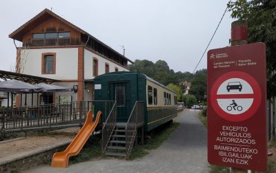 Nueva señalización accesible del Camino Natural Vía Verde del Plazaola.